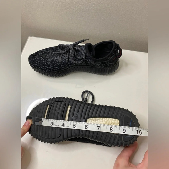 ✨Host Pick✨ Yeezy Boost 350 Pirate Black //  Sz 8 - Picture 6 of 9